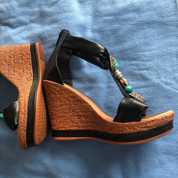 Shoes CLEARING OUT - Picture 6 of 6